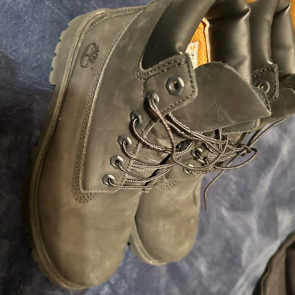 Timberland Boots size 6 juniors fit like size 8 men’s